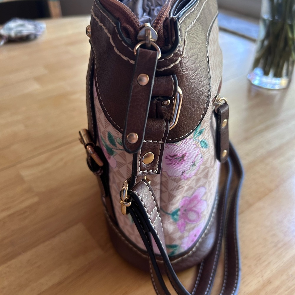 boc Pink Floral with Brown Trim - Picture 2 of 8
